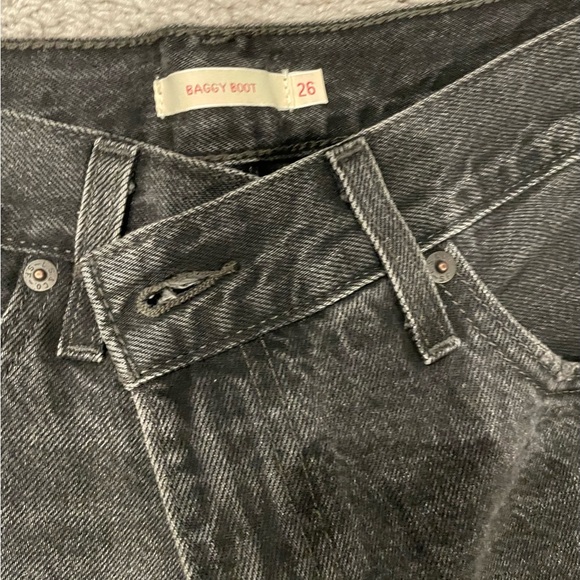 Baggy Bootcut
Women's Jeans
Color: Worn In Black
Size: 26W × 29L - Picture 3 of 4